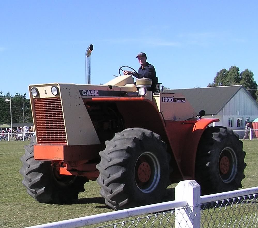 Case Tractors at Ellesmere Vintage Rally & Country Fair, Canterbury