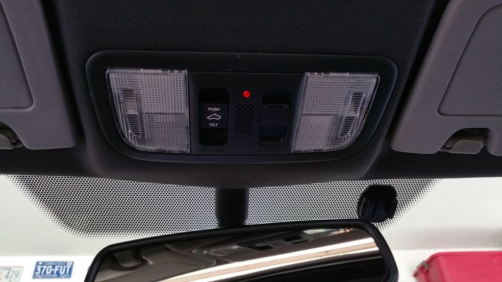 Using 9th gen FG/FB dome light in an 8th gen 8th Generation Honda