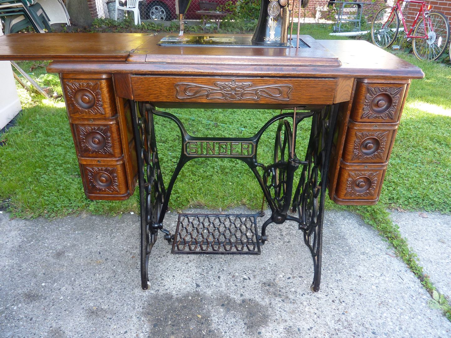 SINGER 66 TREADLE SEWING MACHINE IN CARVED OAK 1913 eBay