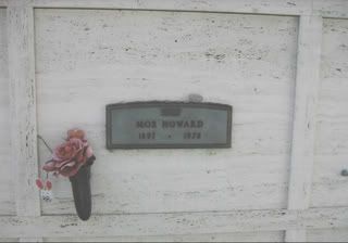 Moe Howard grave
